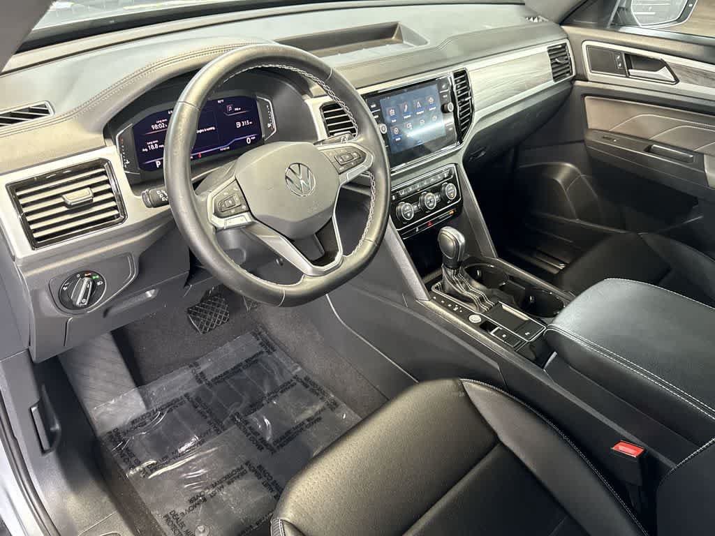 Certified 2023 Volkswagen Atlas Cross Sport SE w/ Panoramic Sunroof Package FWD image 13