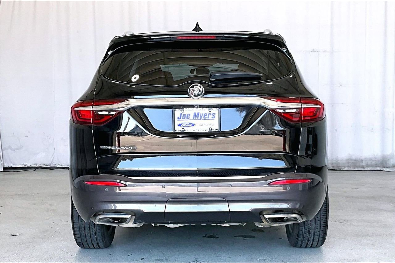Used 2021 Buick Enclave Essence w/ Sound and Sites Package image 3