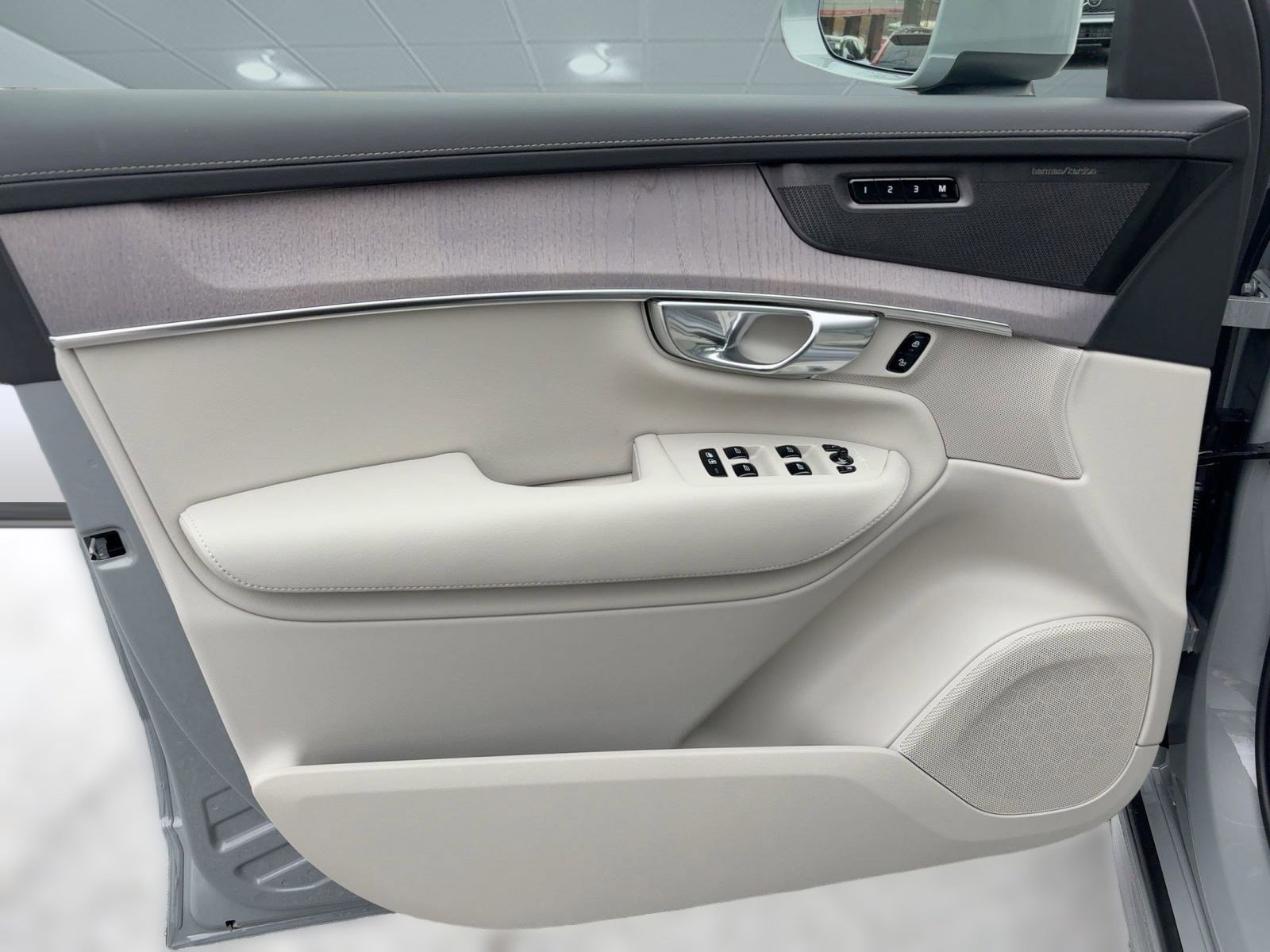 New 2026 Volvo XC90 B6 Ultra image 21