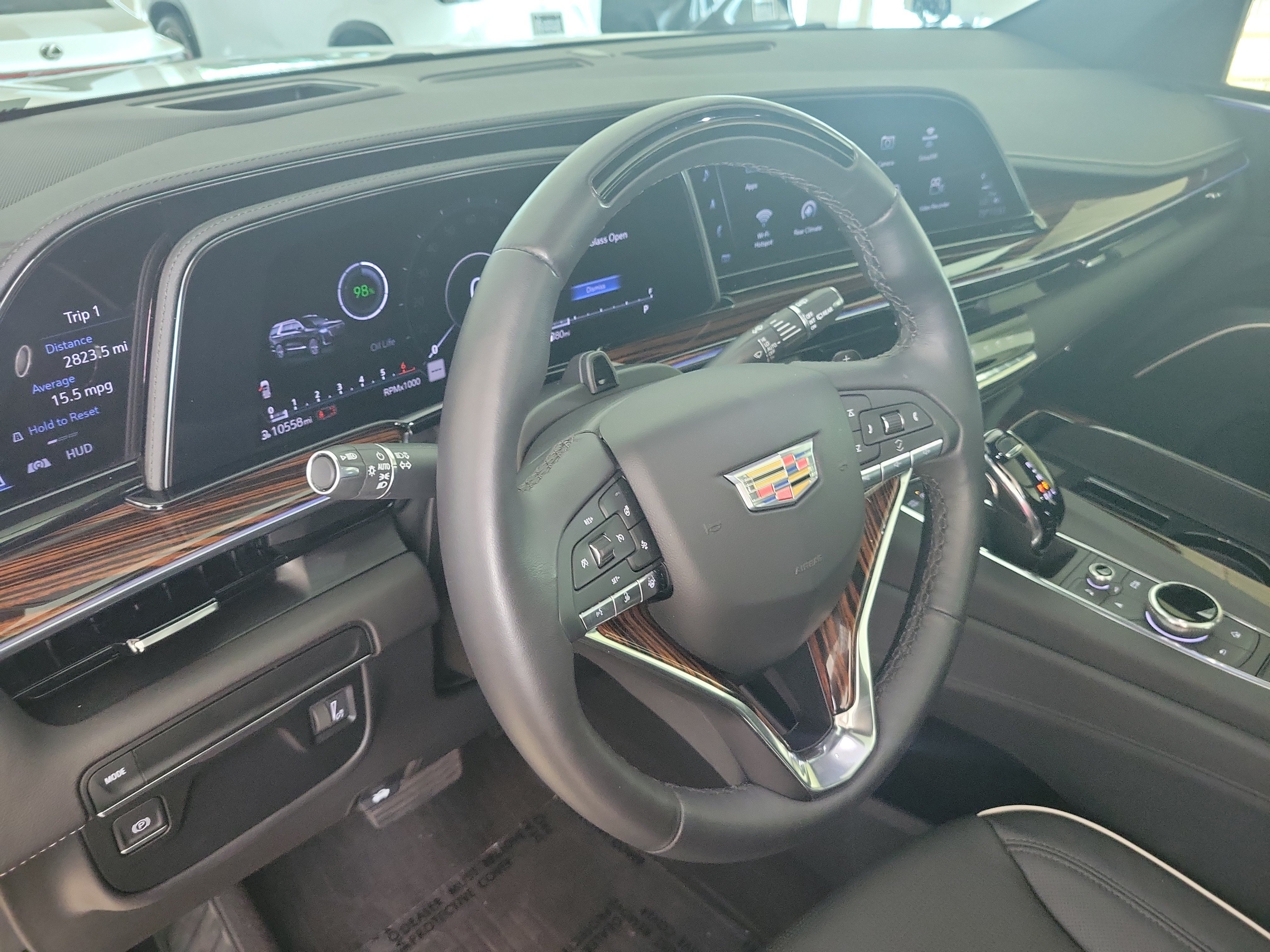 Used 2023 Cadillac Escalade Premium Luxury RWD image 26