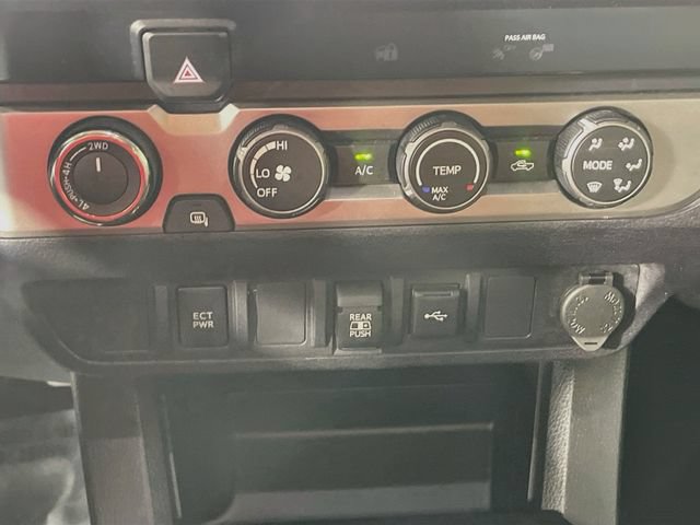 Used 2020 Toyota Tacoma SR5 AWD/4WD image 17