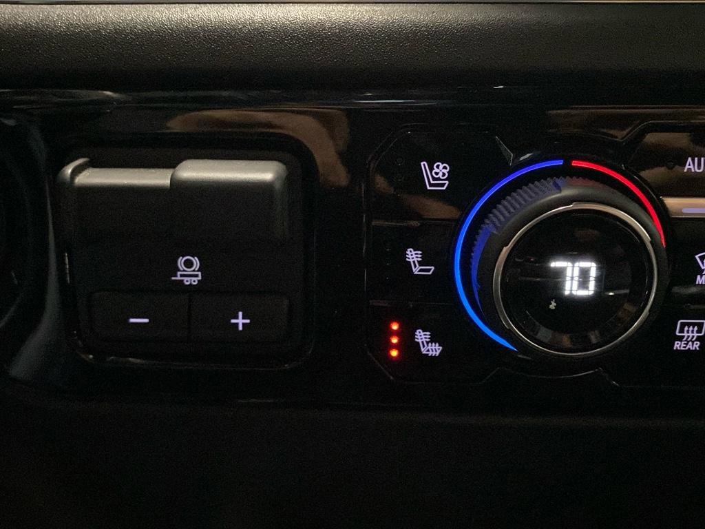 Used 2023 Chevrolet Silverado 1500 High Country w/ High Country Premium Package image 33