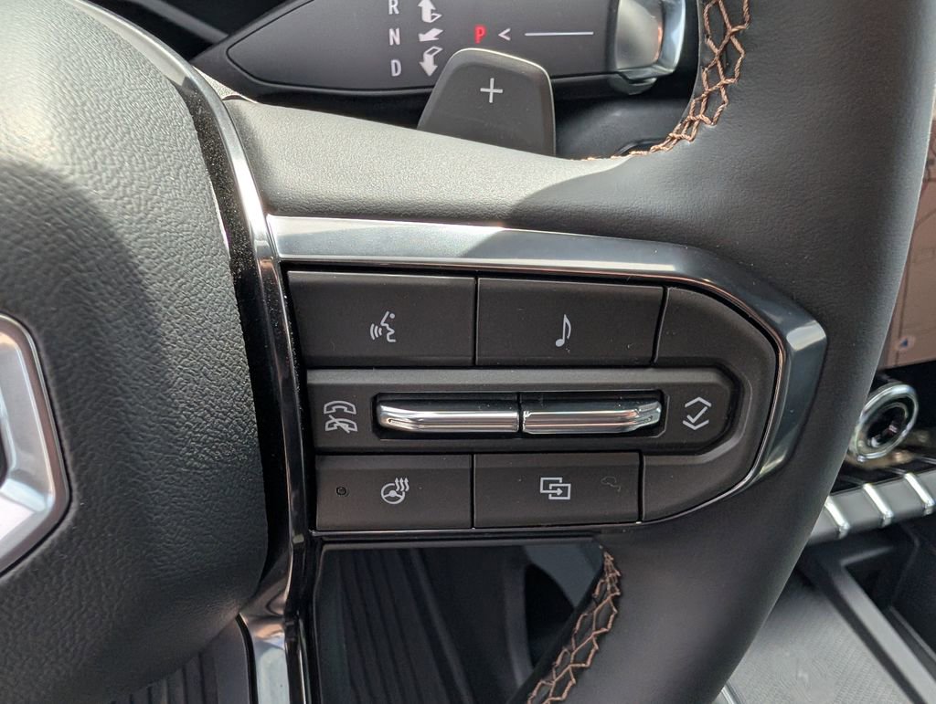 New 2026 GMC Acadia AT4 w/ LPO, Floor Liner Package AWD/4WD image 18