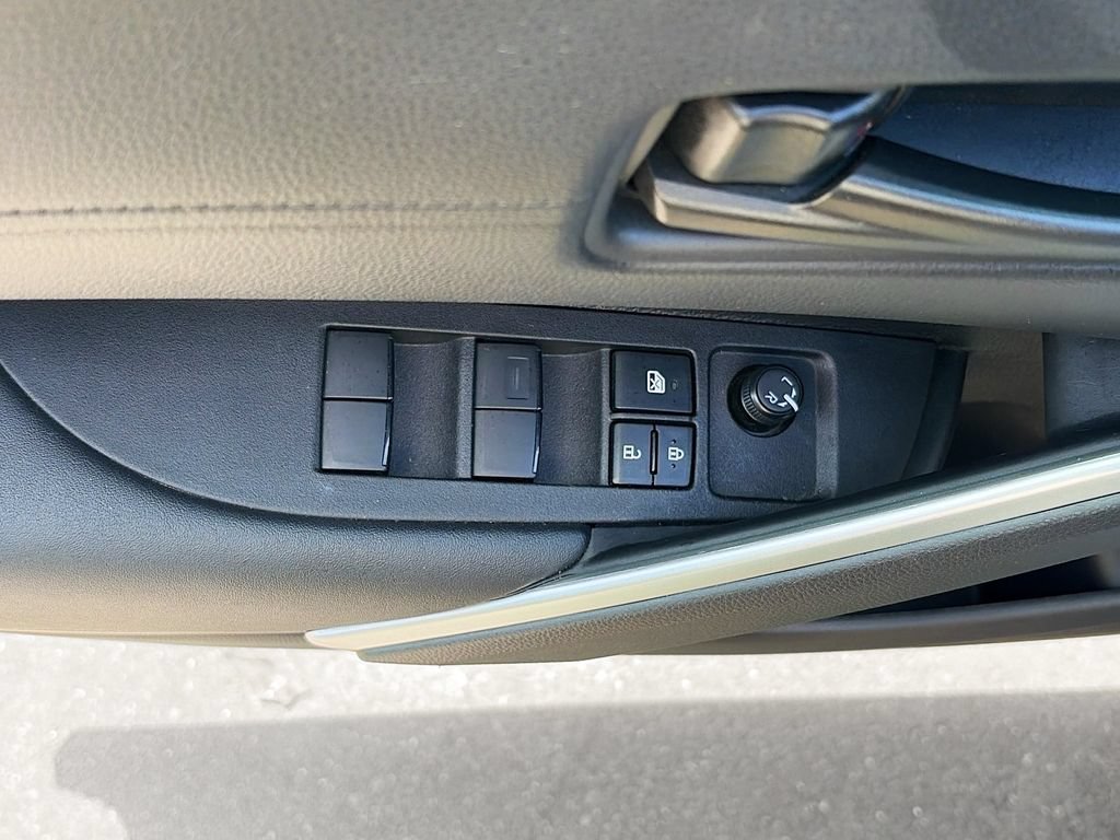 Used 2024 Toyota Corolla Cross LE FWD image 18