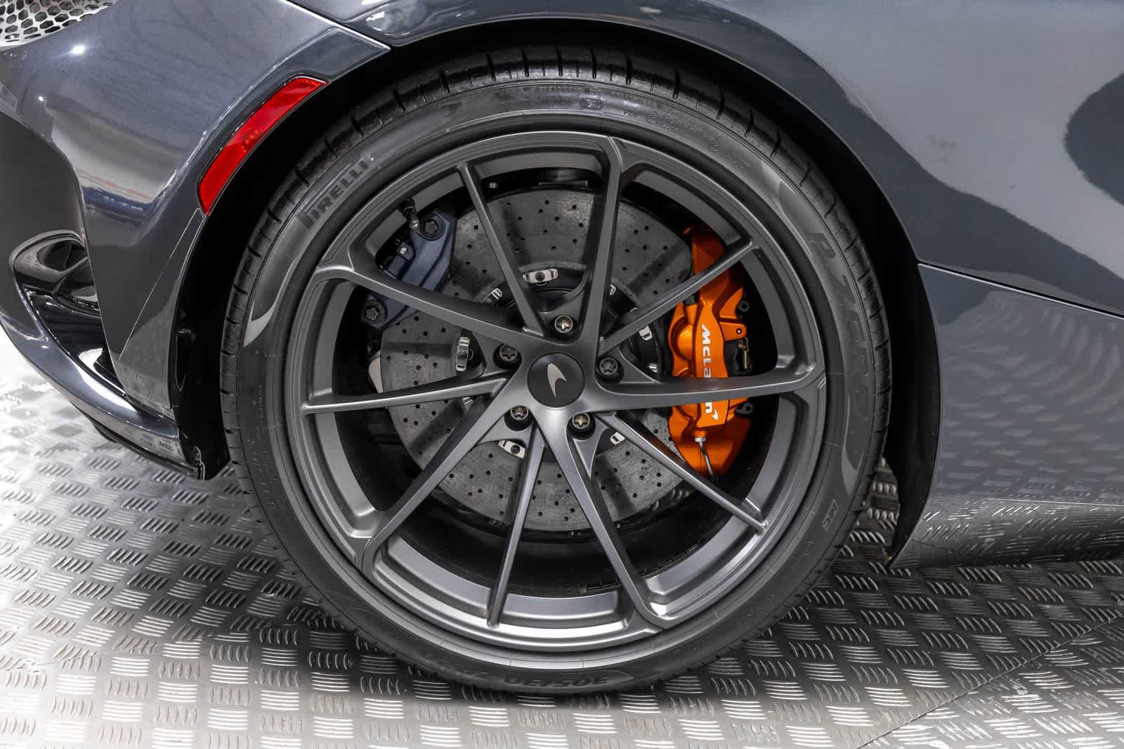 New 2026 McLaren 750S Spider RWD image 36