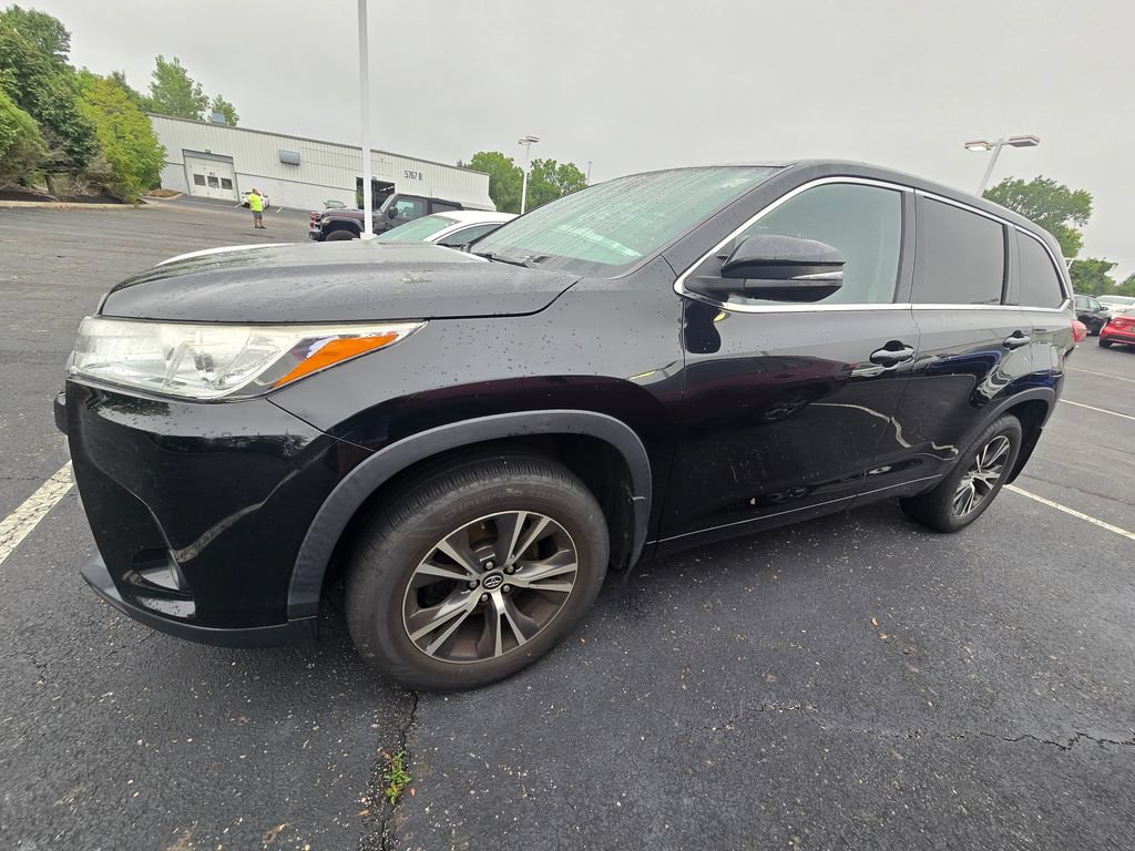Certified 2017 Toyota Highlander Plus AWD/4WD image 5