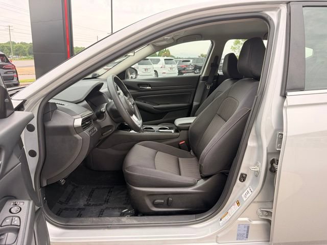 Used 2024 Nissan Altima 2.5 SV FWD image 21