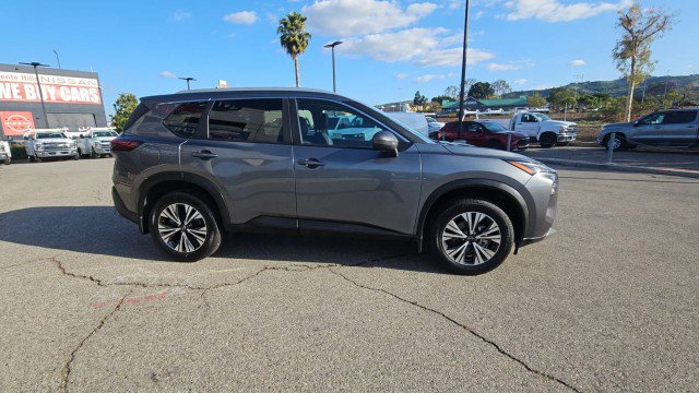 Used 2023 Nissan Rogue SV w/ SV Premium B Package FWD image 9