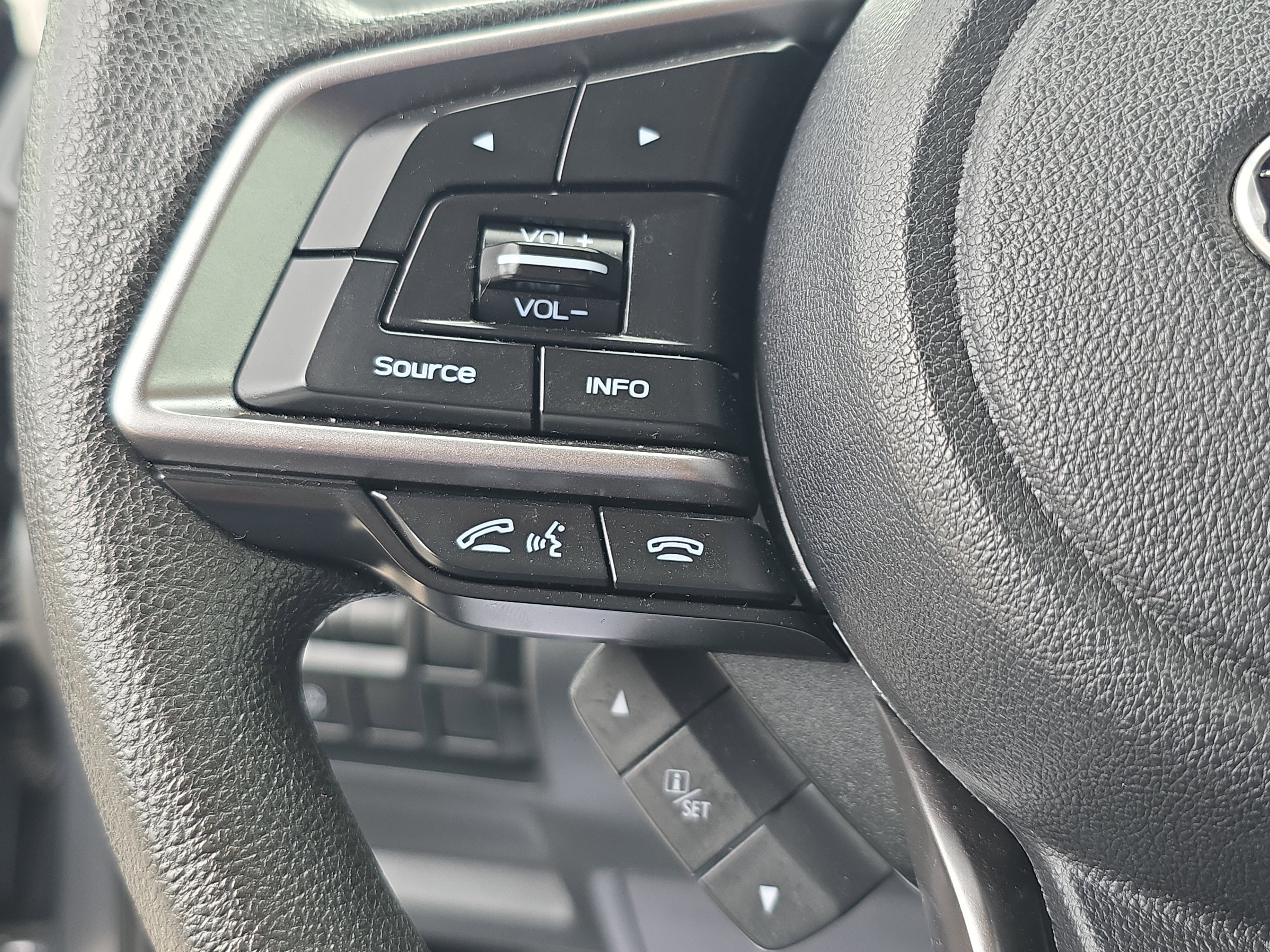 Used 2022 Subaru Crosstrek 2.0i AWD/4WD image 29