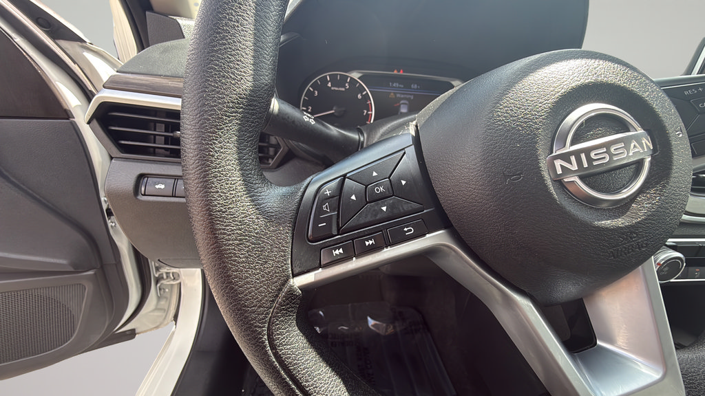 Used 2025 Nissan Altima 2.5 SV FWD image 26