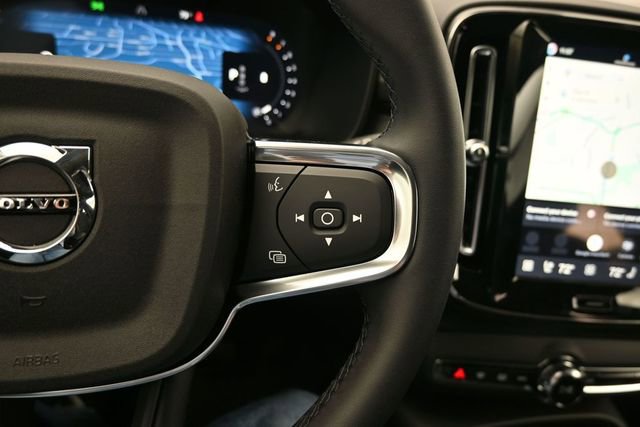 New 2026 Volvo XC40 B4 Core w/ Climate Package FWD image 23