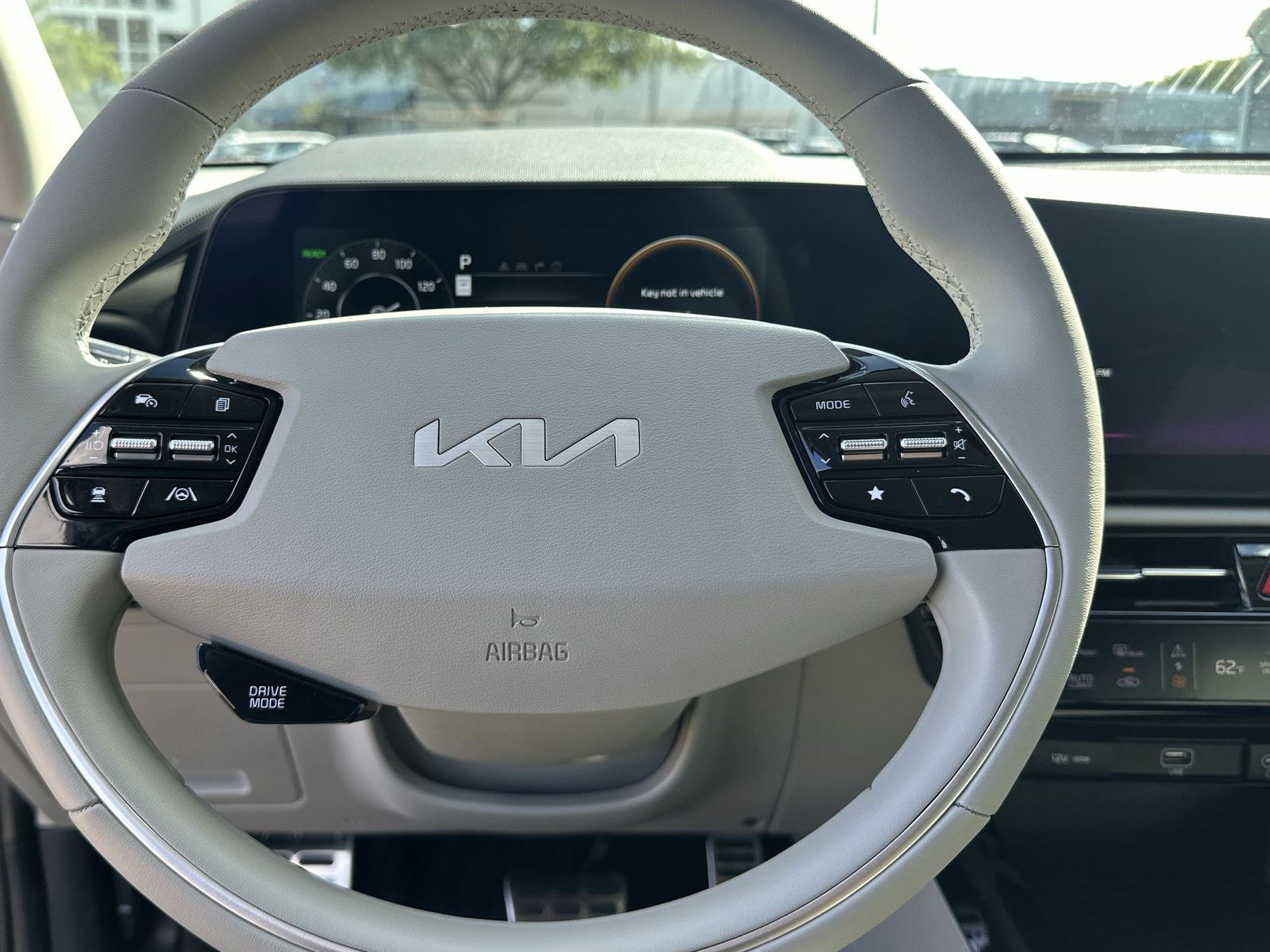 New 2025 Kia Niro Wave w/ Wave Preserve Package FWD image 13