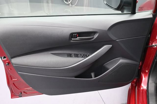 Used 2025 Toyota Corolla LE FWD image 16