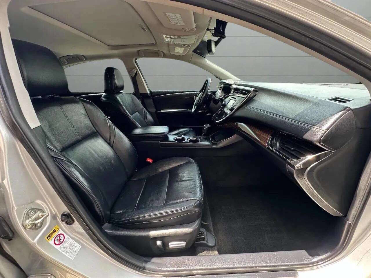 Used 2013 Toyota Avalon XLE Touring image 38