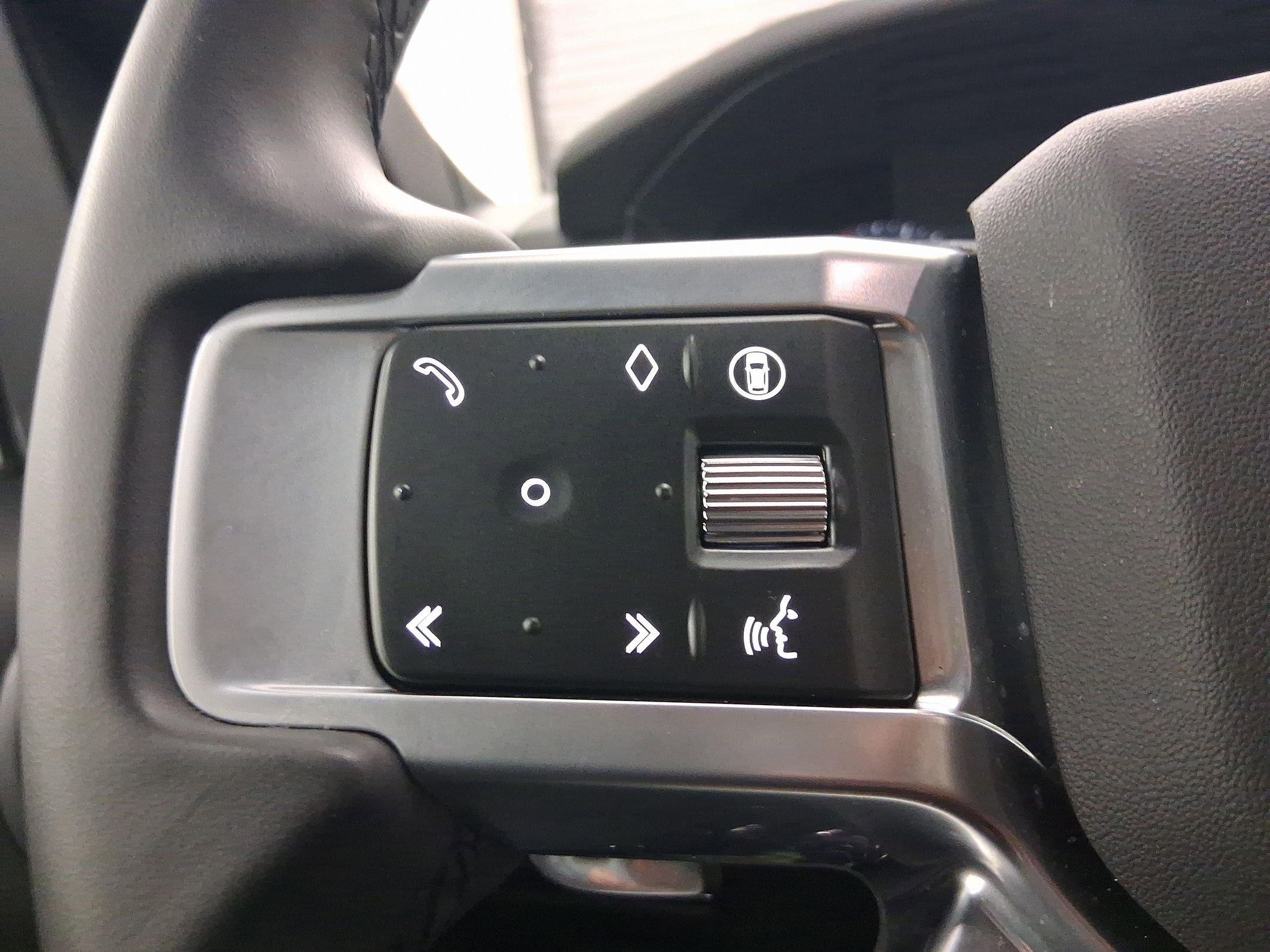 Certified 2025 Land Rover Discovery Dynamic SE AWD/4WD image 15