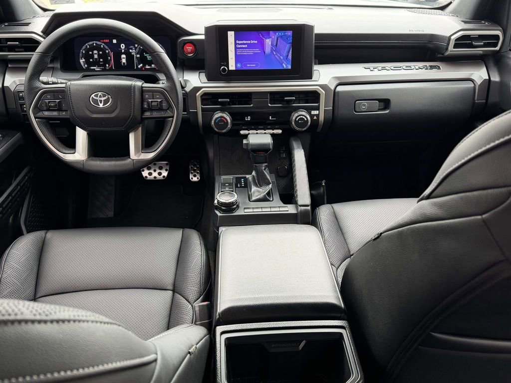 Used 2025 Toyota Tacoma TRD Sport image 2