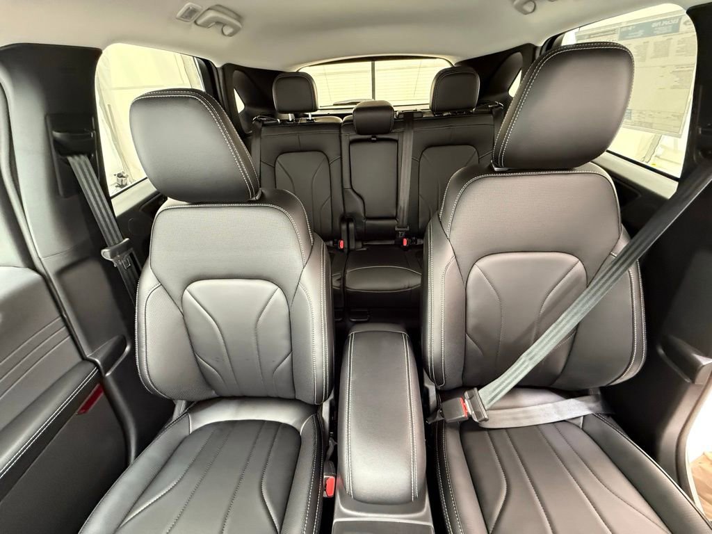 New 2025 Ford Escape SE w/ PHEV Premium Package image 28