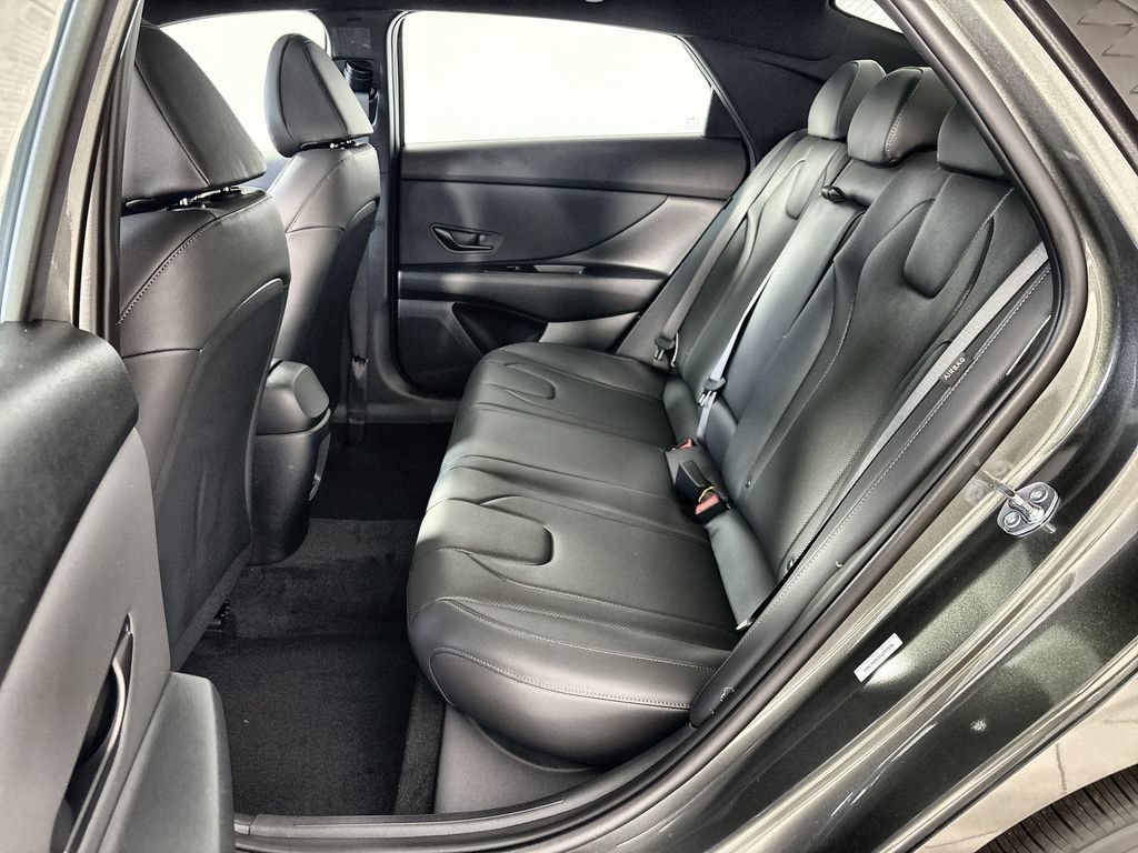 New 2026 Hyundai Elantra SEL Sport FWD image 24