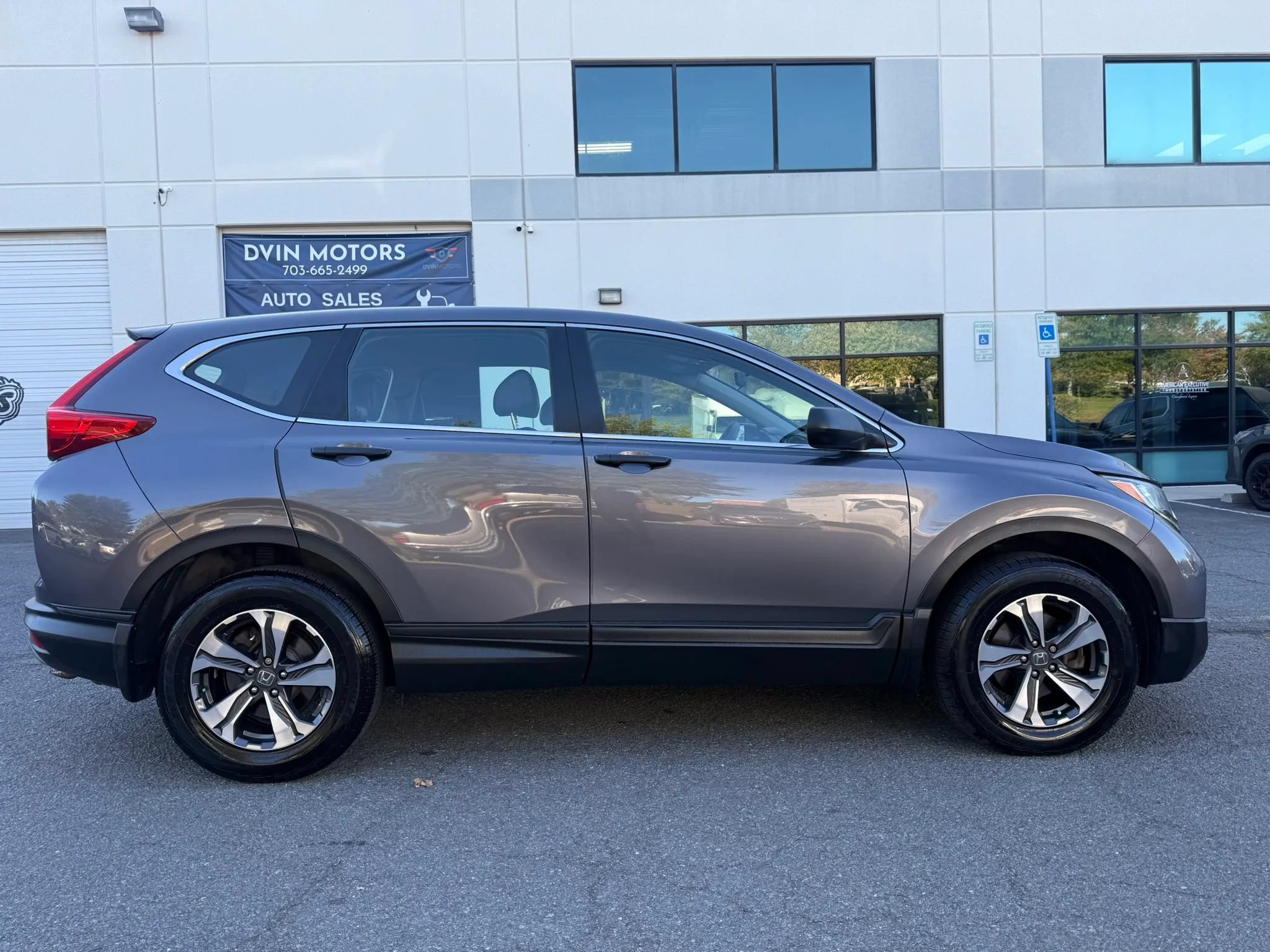 Used 2018 Honda CR-V LX image 3