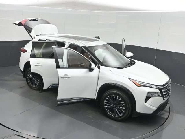 Used 2024 Nissan Rogue Platinum FWD image 63