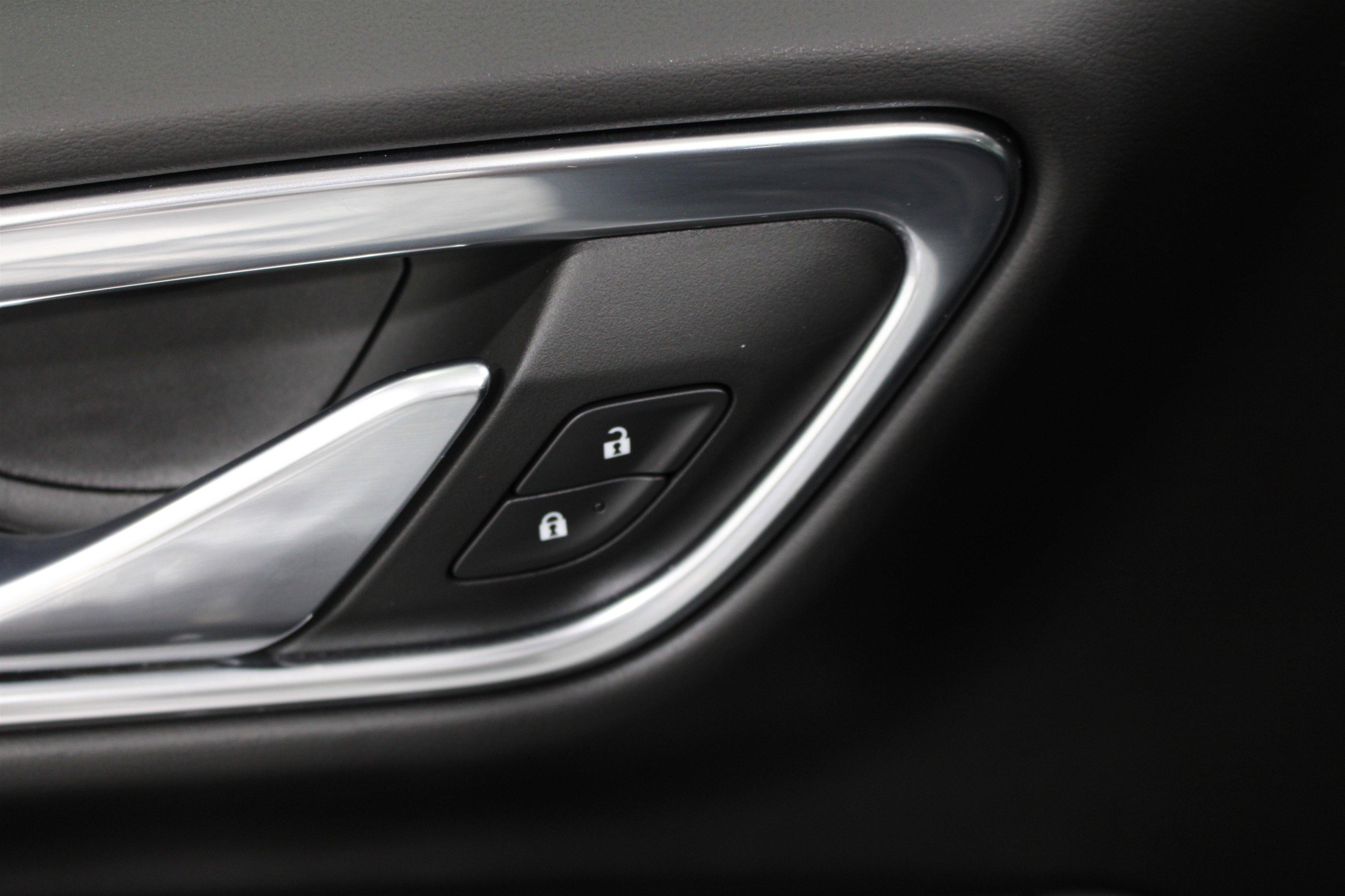 Used 2023 Chevrolet Suburban LS image 8