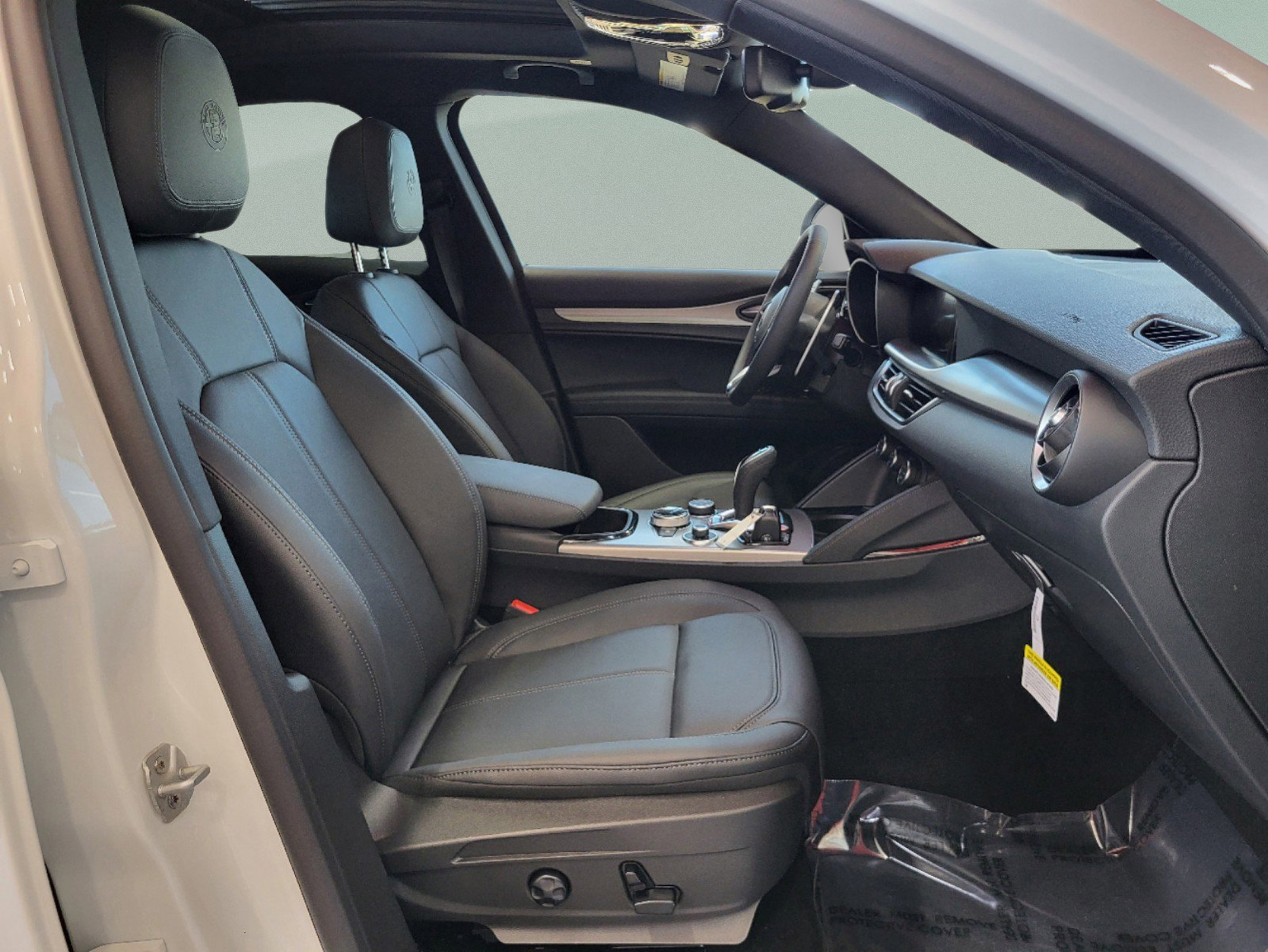 New 2025 Alfa Romeo Stelvio Sprint AWD/4WD image 37