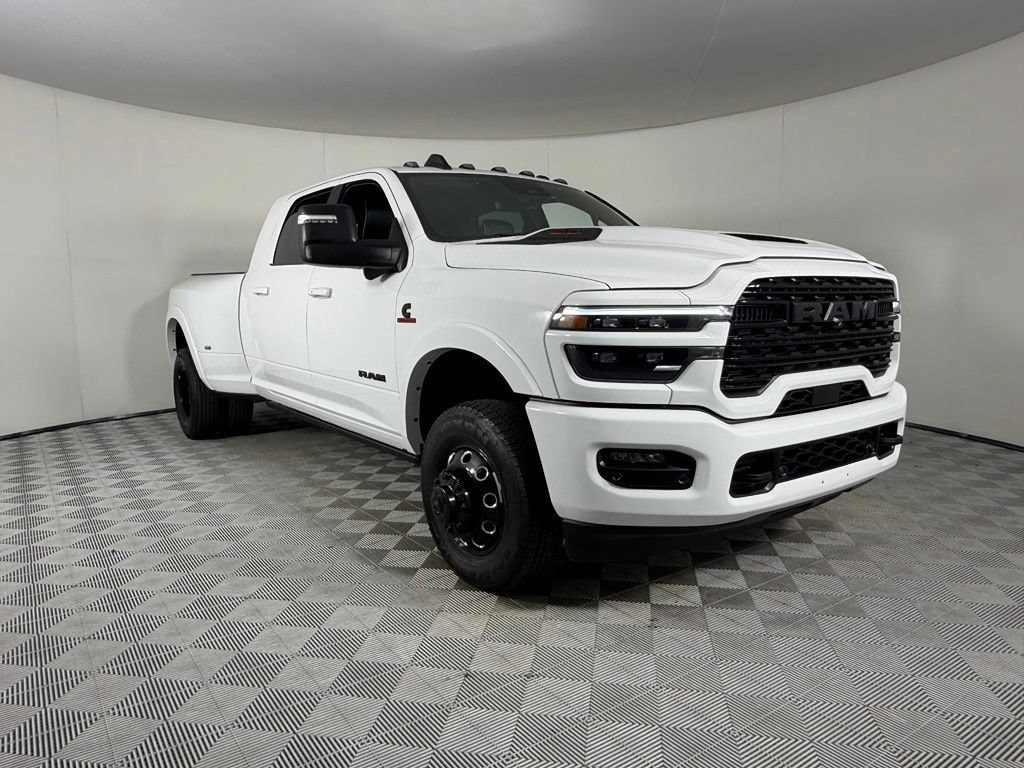 Used 2025 RAM 3500 Limited AWD/4WD image 5