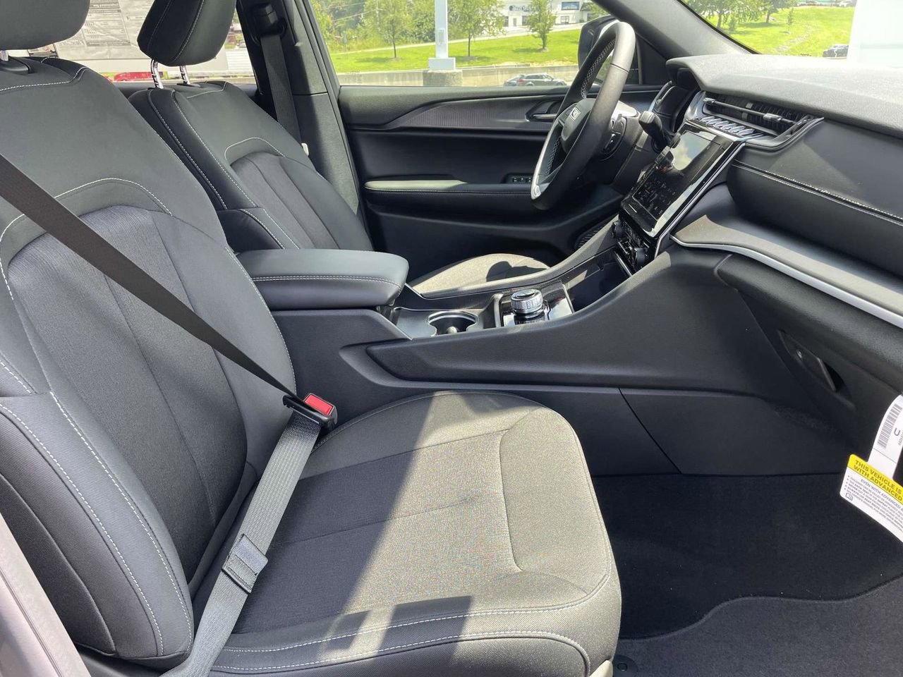 New 2025 Jeep Grand Cherokee L Laredo w/ Luxury Tech Group I image 33