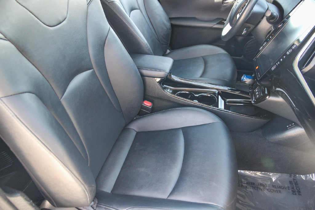Used 2017 Toyota Prius Prime Advanced FWD image 16