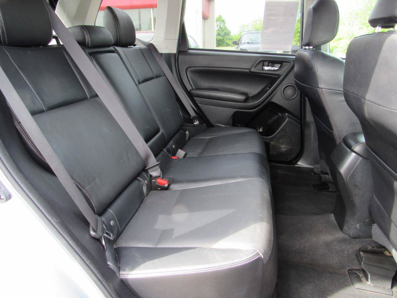 Used 2014 Subaru Forester 2.5i Touring AWD/4WD image 8