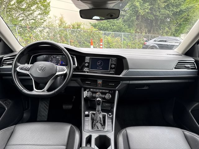 Used 2024 Volkswagen Jetta SE FWD image 11