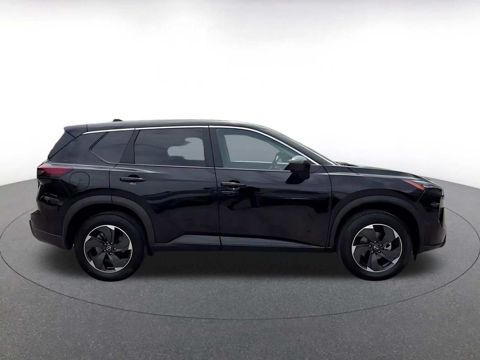 Used 2025 Nissan Rogue SV AWD/4WD image 15