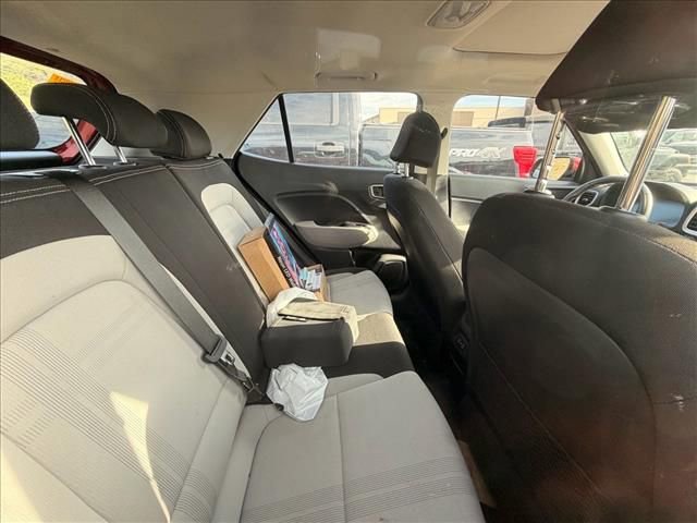 Used 2024 Hyundai Venue SEL FWD image 23