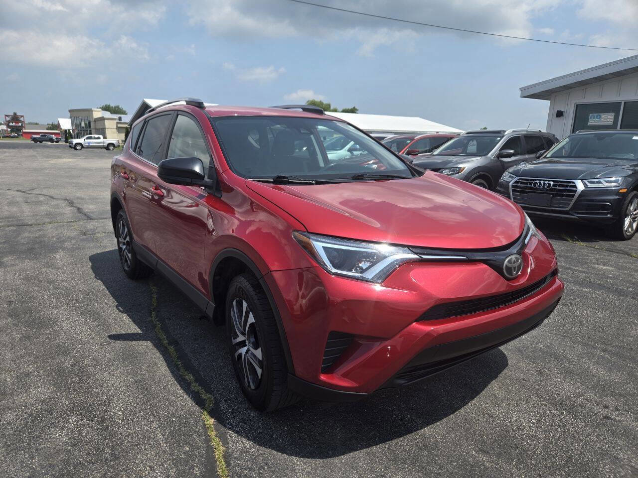 Used 2017 Toyota RAV4 LE image 2