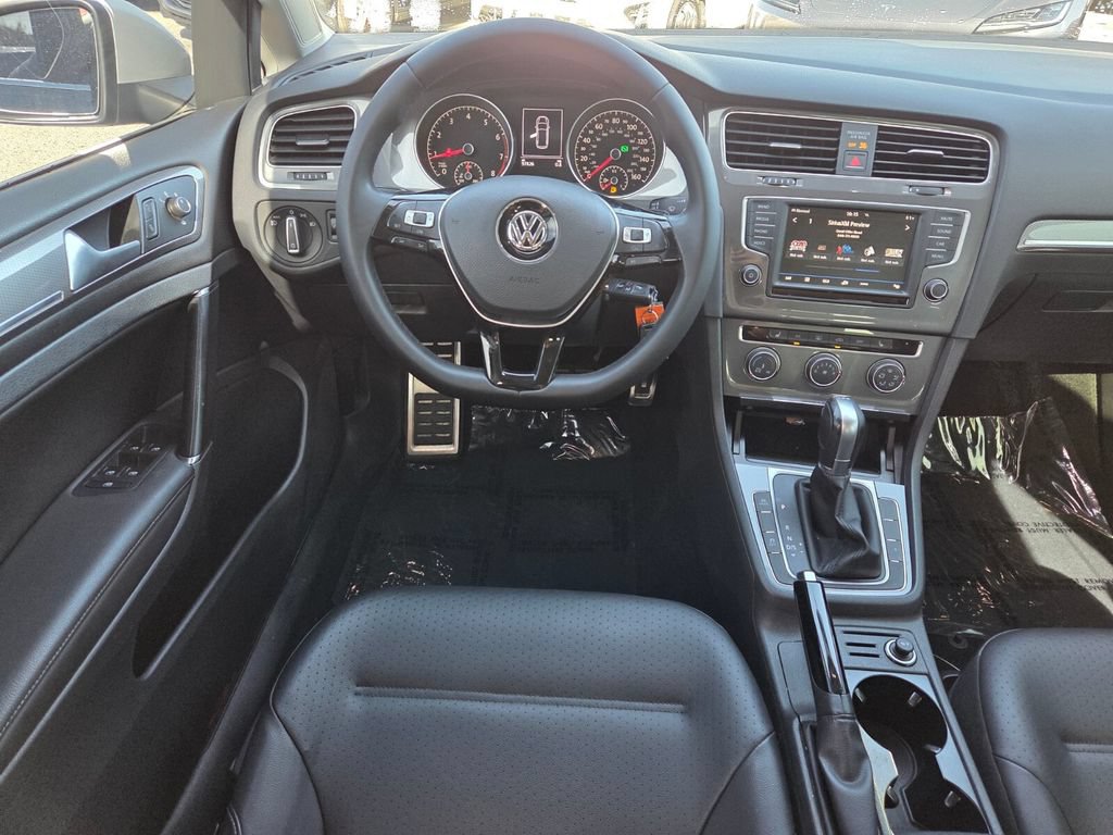 Used 2017 Volkswagen Golf Alltrack S AWD/4WD image 7
