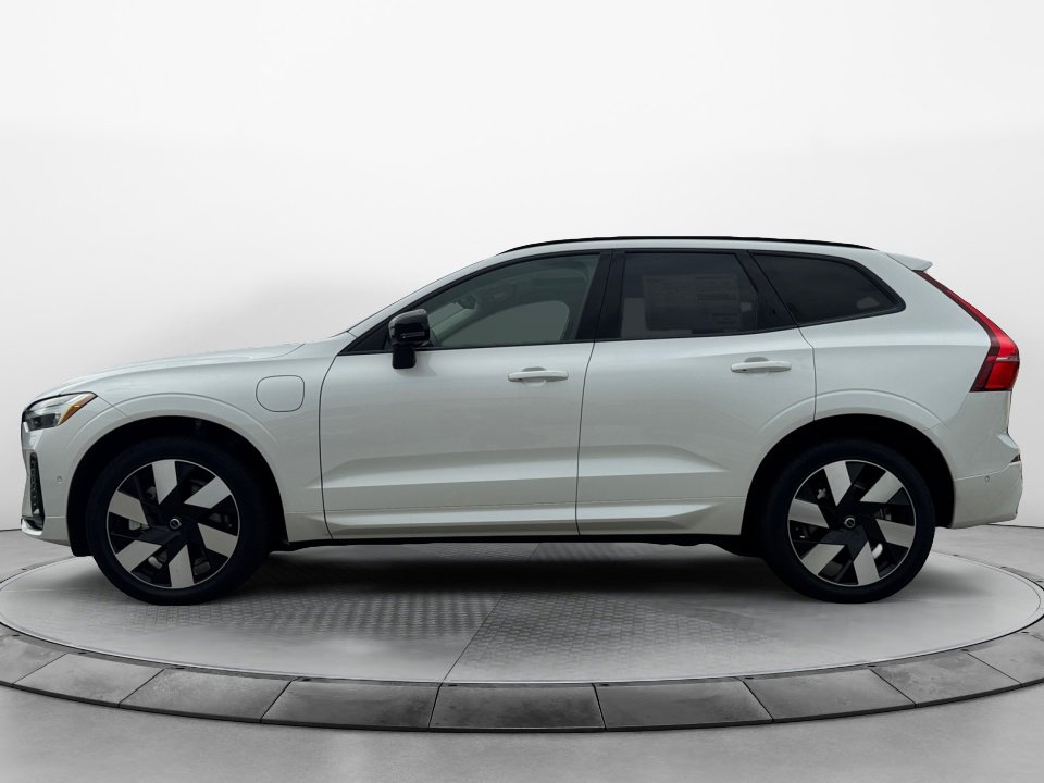New 2025 Volvo XC60 T8 Plus w/ Protection Package Premier image 4