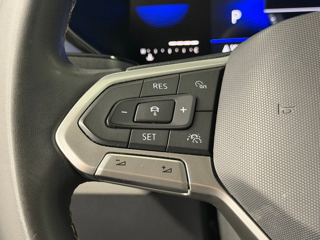 Used 2022 Volkswagen Taos SE w/ Panoramic Sunroof Package image 25