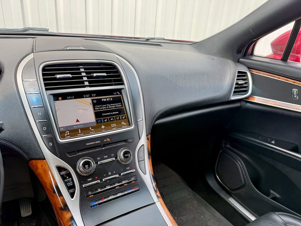 Used 2017 Lincoln MKX Reserve AWD/4WD image 19