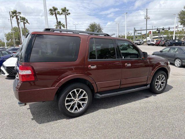 Used 2017 Ford Expedition XLT w/ Equipment Group 202A RWD image 2