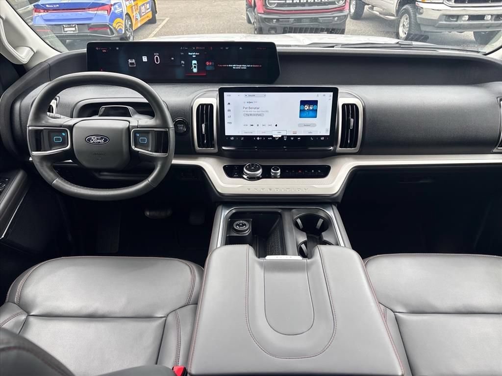 Used 2025 Ford Expedition Max Active AWD/4WD image 4