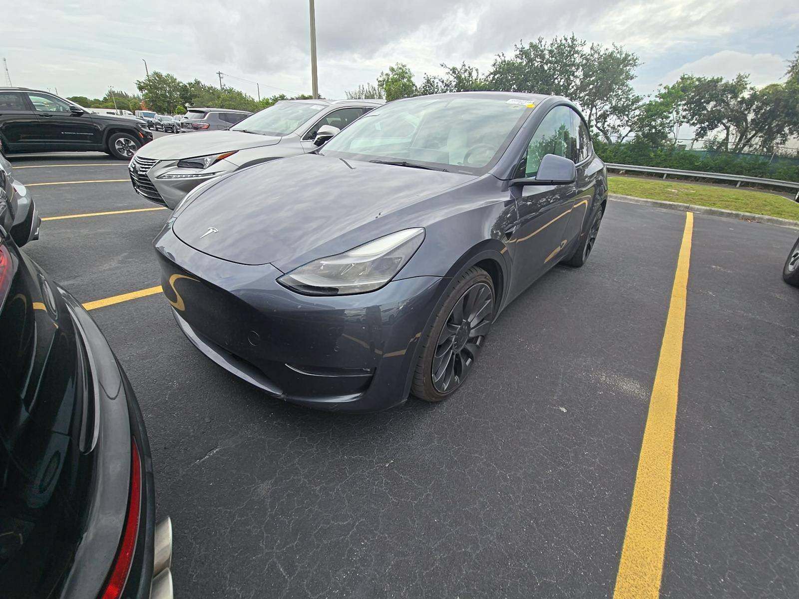 Used 2022 Tesla Model Y Performance AWD/4WD image 1