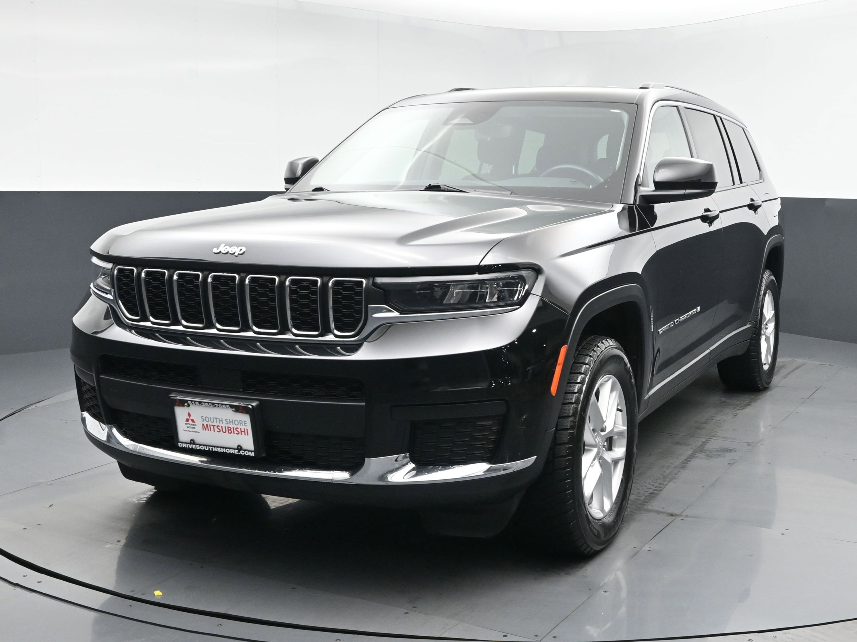 Used 2022 Jeep Grand Cherokee L Laredo w/ Luxury Tech Group I image 1