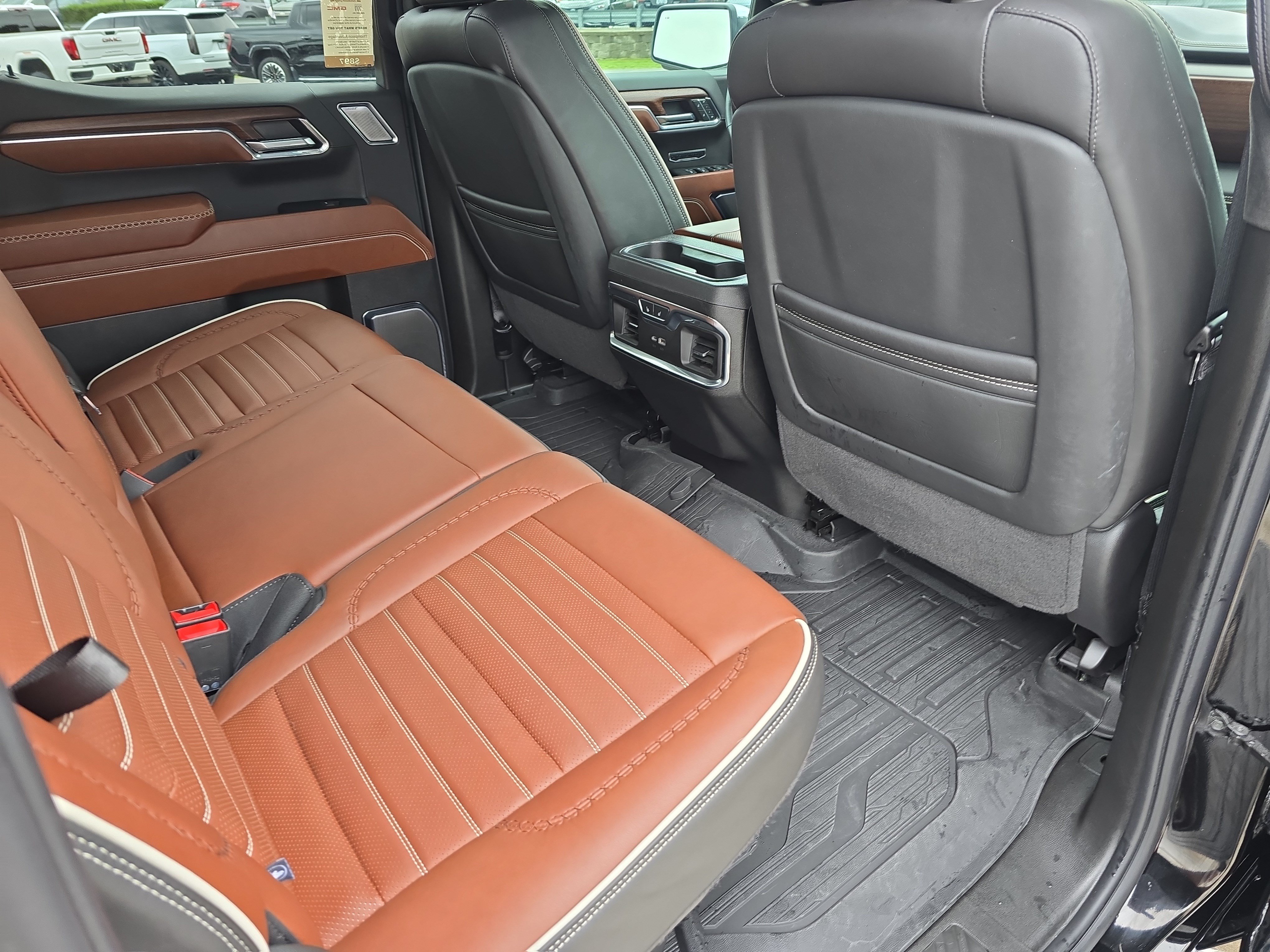 Used 2024 GMC Sierra 1500 Denali Ultimate AWD/4WD image 11