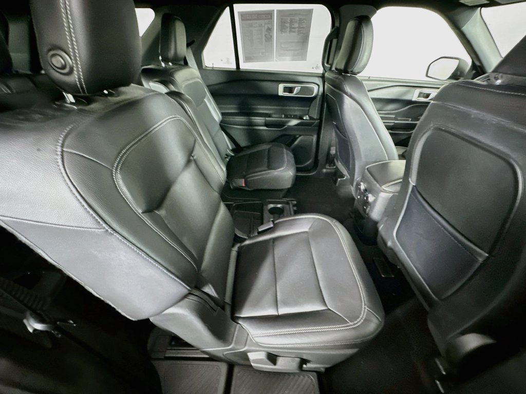 Used 2020 Ford Explorer XLT w/ Equipment Group 202A AWD/4WD image 35