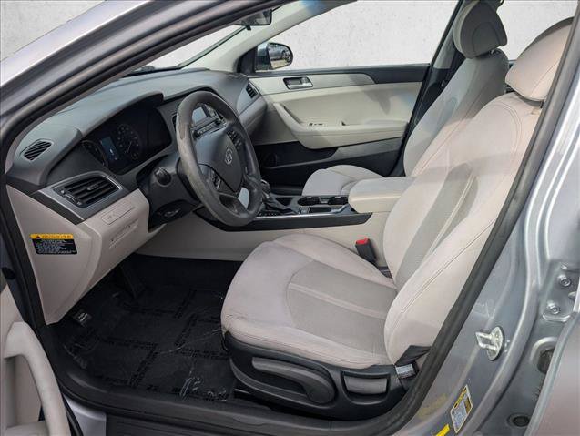Used 2015 Hyundai Sonata SE FWD image 14
