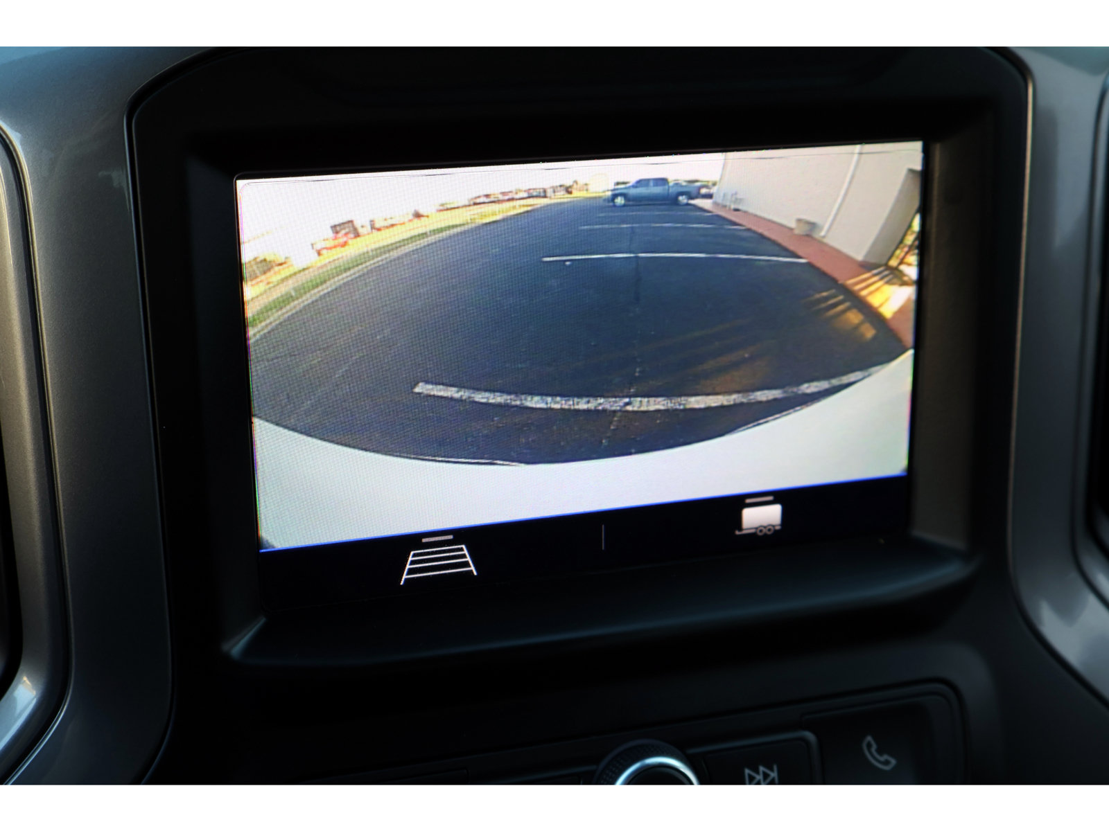 Used 2020 Chevrolet Silverado 1500 Custom w/ Custom Value Package RWD image 5