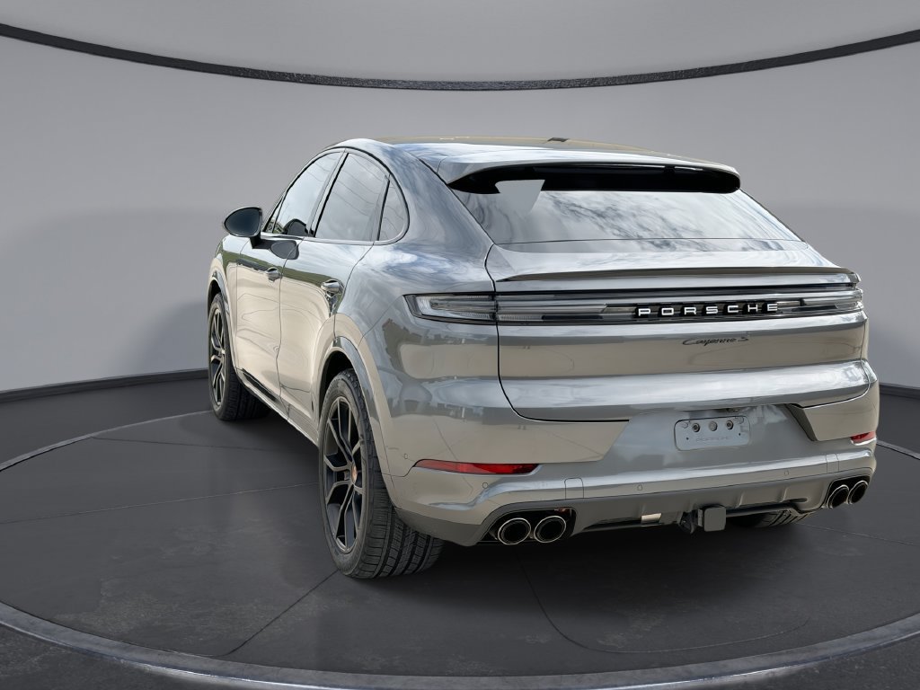 Used 2025 Porsche Cayenne S AWD/4WD image 10