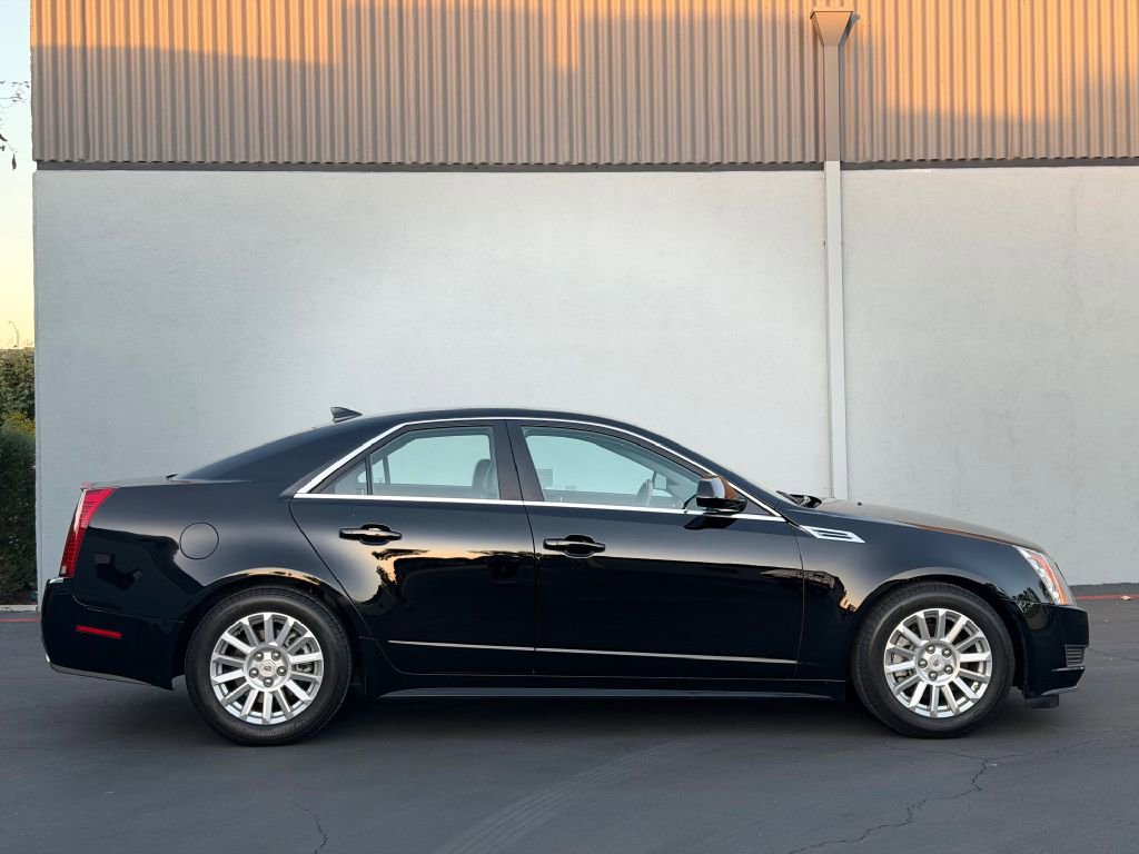 Used 2010 Cadillac CTS Luxury image 3