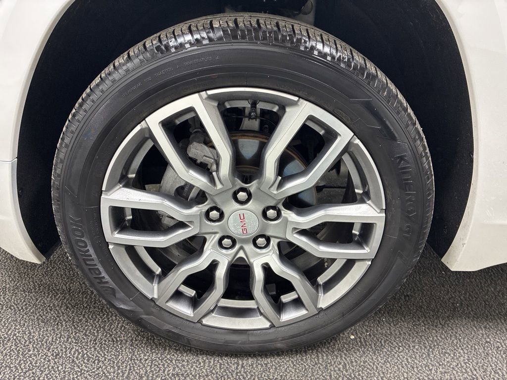 Used 2023 GMC Terrain Denali w/ Denali Premium Package image 10