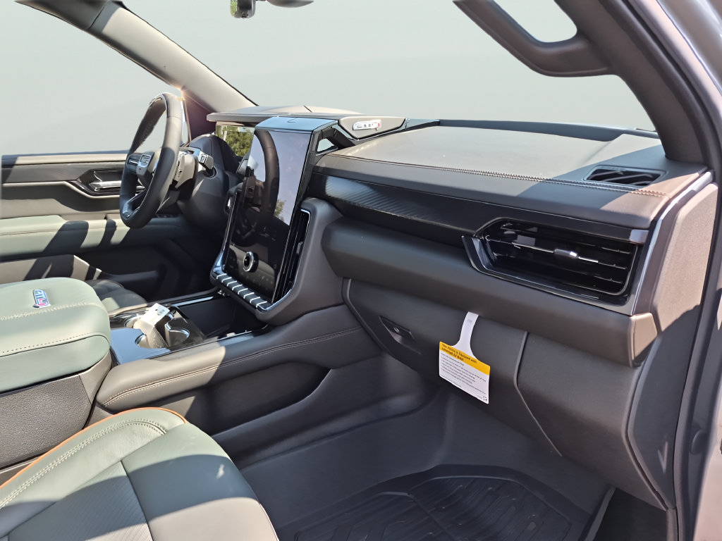 New 2026 GMC Yukon AT4 w/ AT4 Premium Plus Package AWD/4WD image 38